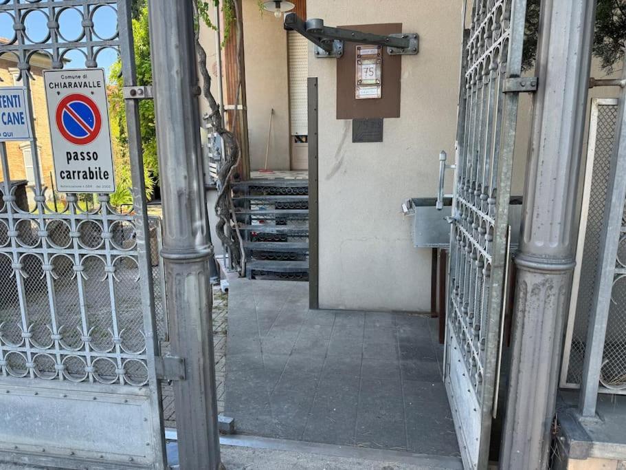Casa Nel Verde - 4 Posti Letto Διαμέρισμα Chiaravalle Marche Εξωτερικό φωτογραφία